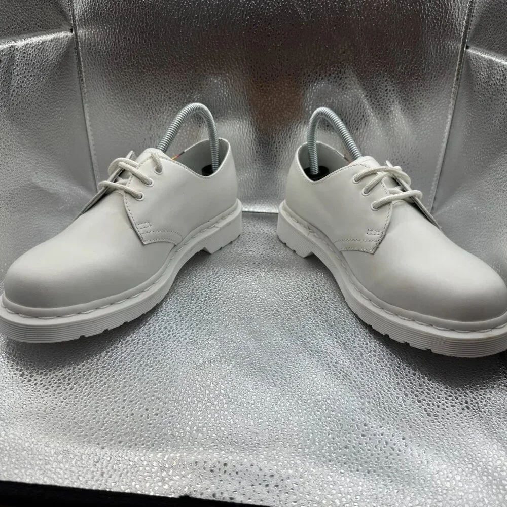 Size 6 Dr. Martens White Mens Lace-Up Pride Derby‎ Rainbow Leather Shoes 27522